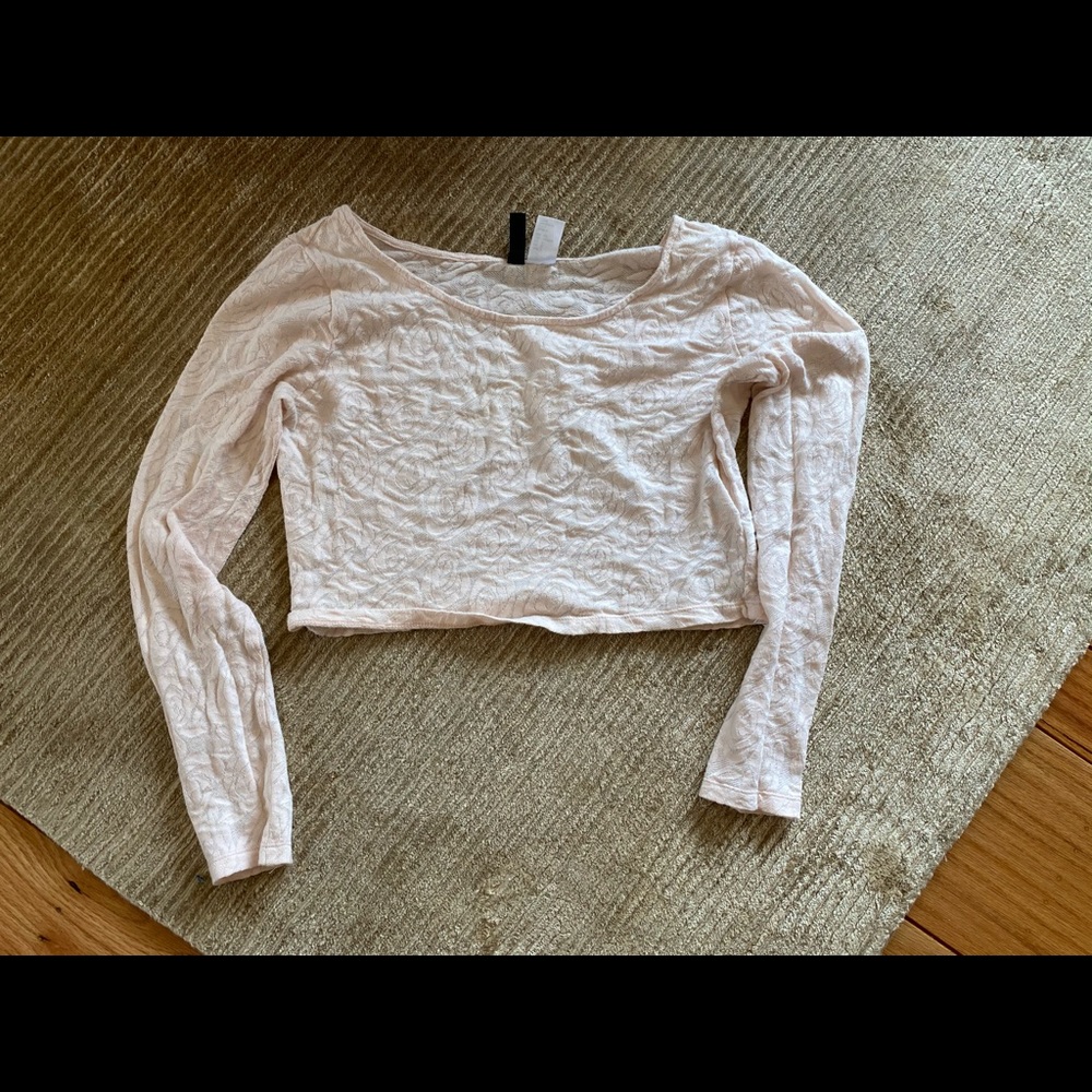 HM divided light pink floral crop top
